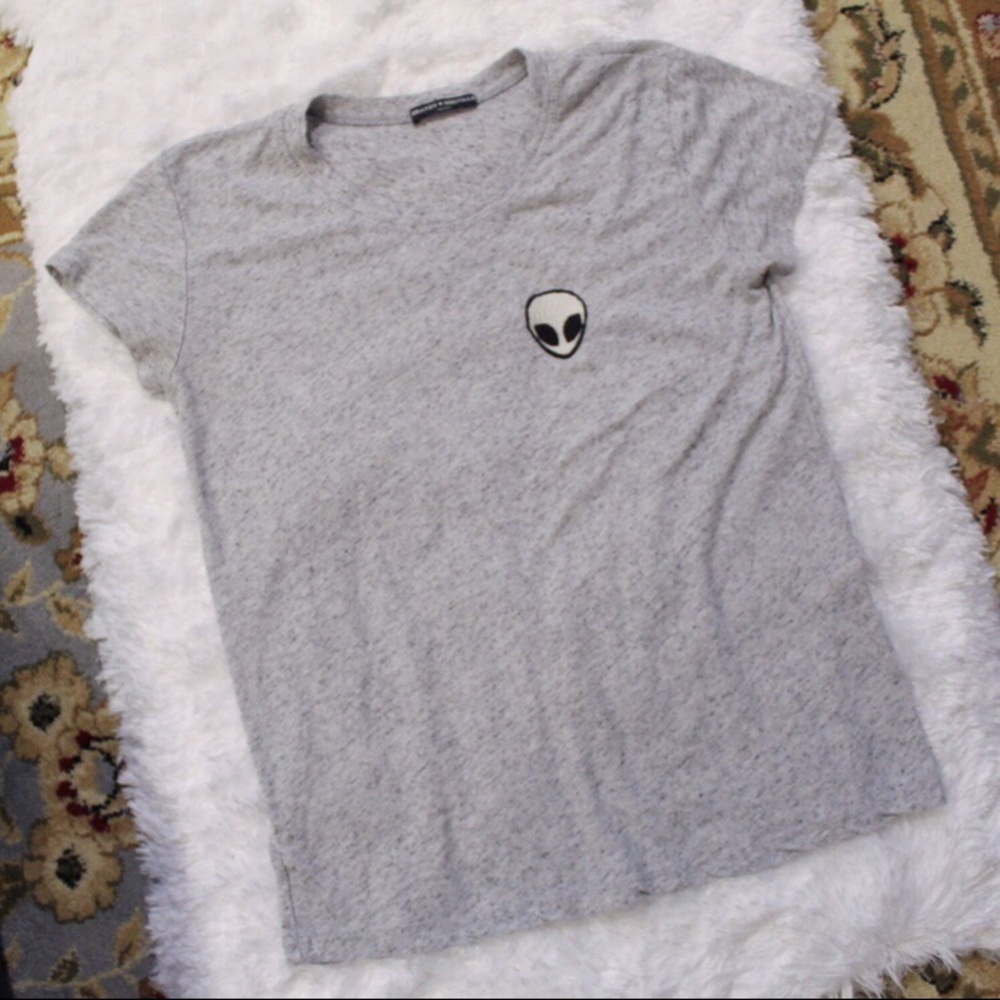BRANDY MELVILLE ALIEN TEE